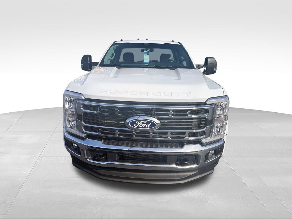 New 2027 Ford F450 XLT w/ FX4 Off-Road Package AWD/4WD image 8