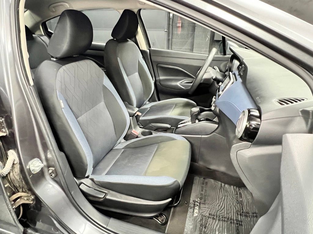 Used 2024 Nissan Versa SV FWD image 8