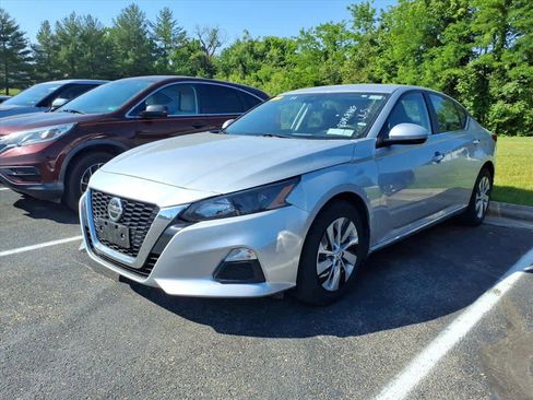 Used 2022 Nissan Altima 2.5 S FWD image 2