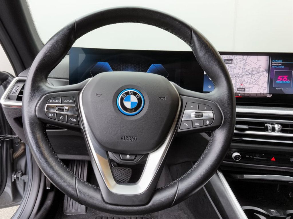 Used 2023 BMW i4 eDrive40 w/ Premium Package RWD image 10