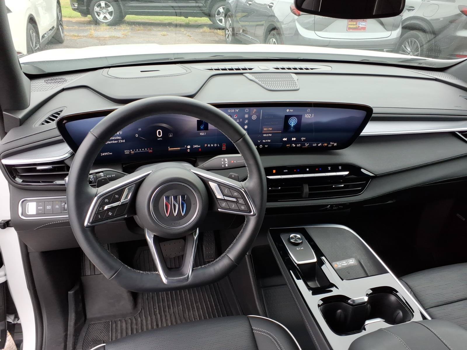Used 2025 Buick Enclave Sport Touring FWD image 14