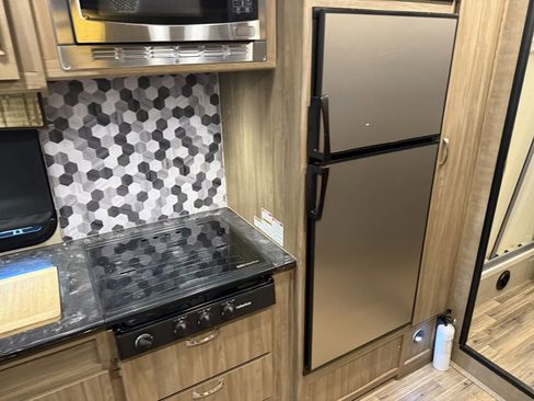 Used 2017 Ford E-450 and Econoline 450 Super Duty w/ Motorhome Prep Package image 50