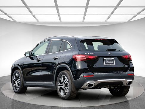 New 2025 Mercedes-Benz GLA 250 image 2