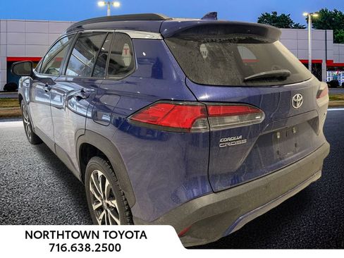 Used 2024 Toyota Corolla Cross XLE image 9