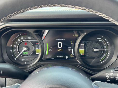 Used 2025 Jeep Wrangler Sahara w/ Safety Group image 22