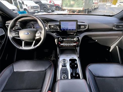 Used 2022 Ford Explorer ST-Line w/ Class IV Trailer Tow Package image 16