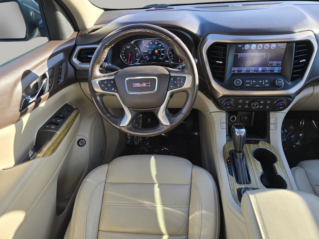 Used 2018 GMC Acadia Denali w/ Technology Package AWD/4WD image 3