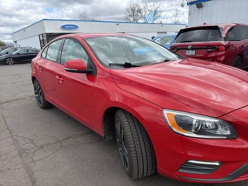 Used 2017 Volvo S60 T5 Dynamic AWD/4WD image 2