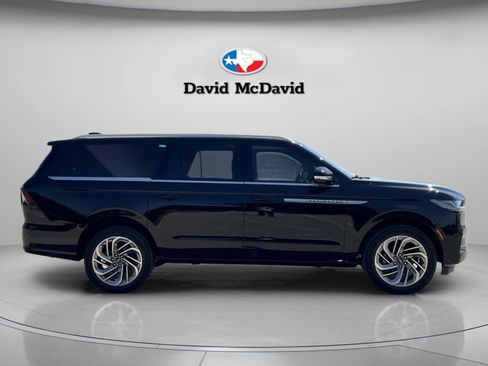 New 2025 Lincoln Navigator L Reserve image 8