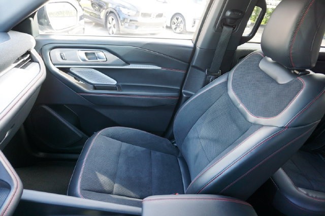 Used 2025 Ford Explorer ST w/ Sun And Sound Package AWD/4WD image 45