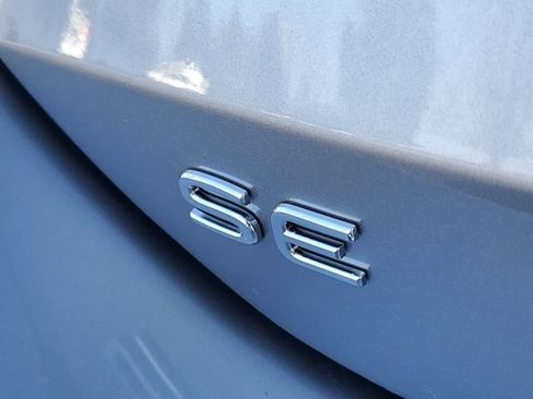 New 2026 Volkswagen Tiguan SE image 7