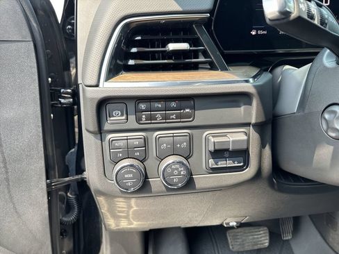 Certified 2025 Chevrolet Tahoe High Country AWD/4WD image 23