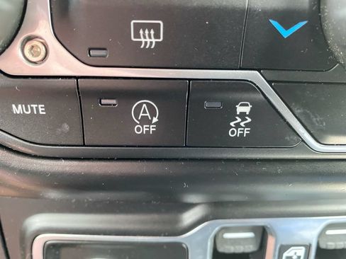 Used 2021 Jeep Wrangler Unlimited Sahara w/ Dual Top Group AWD/4WD image 44