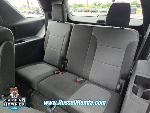 Used 2023 Chevrolet Traverse LT FWD image 7