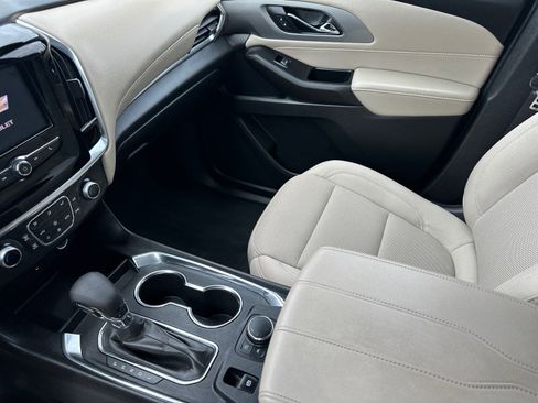 Used 2023 Chevrolet Traverse LS image 28