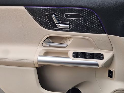 Used 2025 Mercedes-Benz GLA 250 image 15