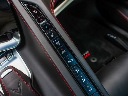 Used 2022 Chevrolet Corvette Stingray Premium Cpe w/ Z51 Performance Package RWD image 24