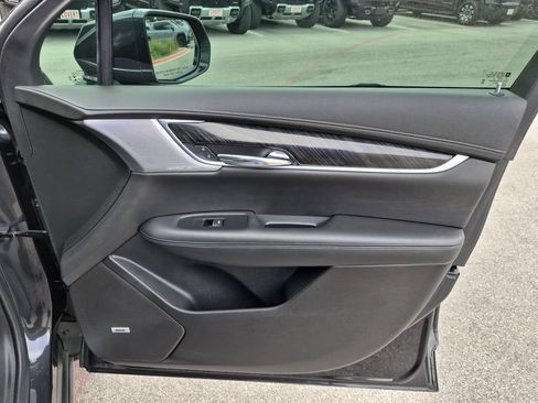 Used 2020 Cadillac XT6 Premium Luxury FWD image 39