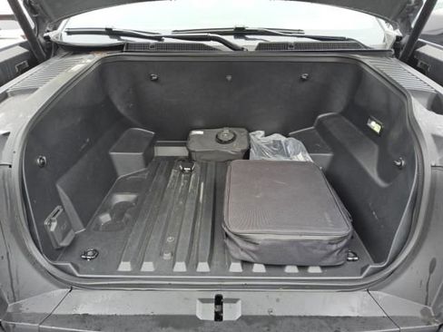 Used 2024 GMC Sierra EV Denali image 11