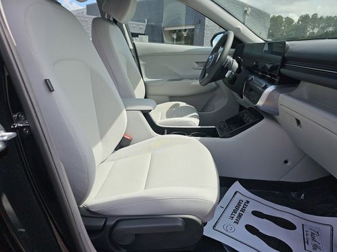 Used 2024 Hyundai Kona SE FWD image 11