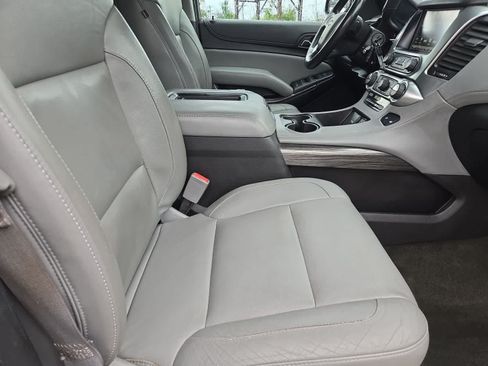 Used 2016 Chevrolet Suburban LT RWD image 19