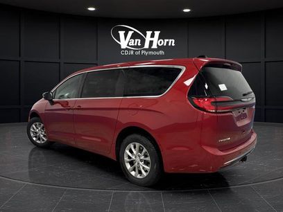 New 2026 Chrysler Pacifica Limited w/ Trailer Tow Group