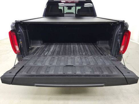 Used 2022 GMC Sierra 1500 Denali w/ Technology Package AWD/4WD image 7