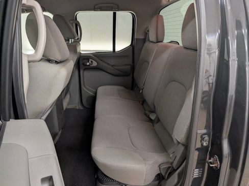 Used 2013 Nissan Frontier SV image 13