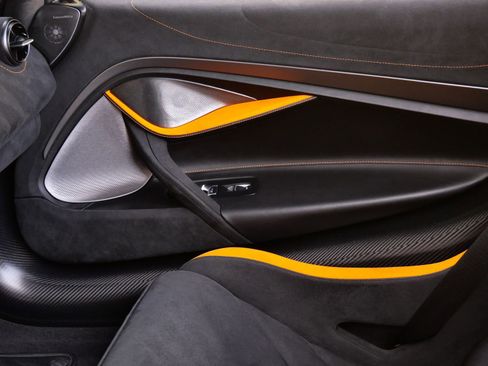 Used 2024 McLaren 750S Spider RWD image 24