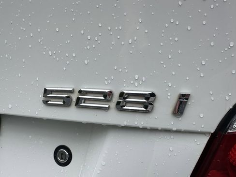 Used 2008 BMW 528i Sedan RWD image 8