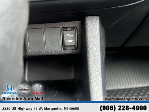 Used 2019 Toyota Corolla Sedan image 18