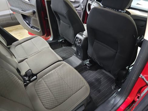 Used 2020 Ford Escape SE image 8