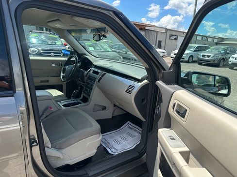 Used 2012 Ford Flex SE FWD image 12