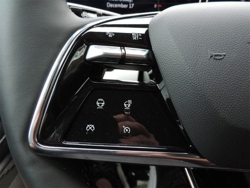 New 2026 Cadillac Optiq Luxury 2 image 22