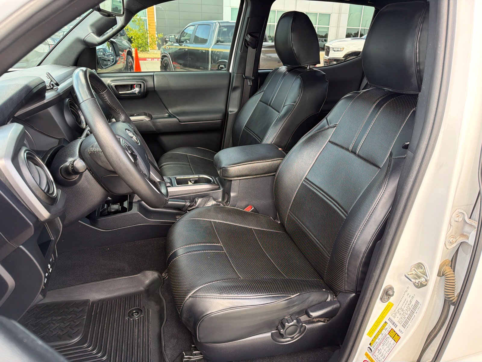 Used 2018 Toyota Tacoma TRD Sport w/ Technology Package AWD/4WD image 14