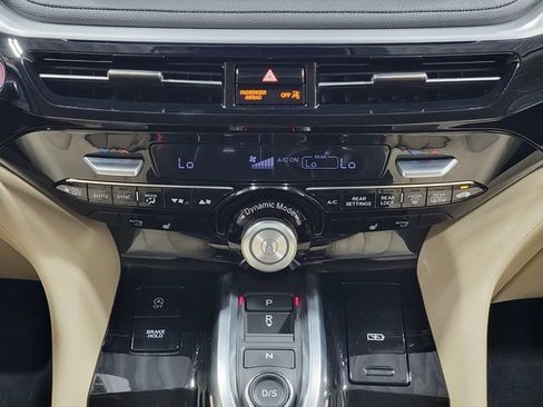 Certified 2025 Acura MDX SH-AWD image 21