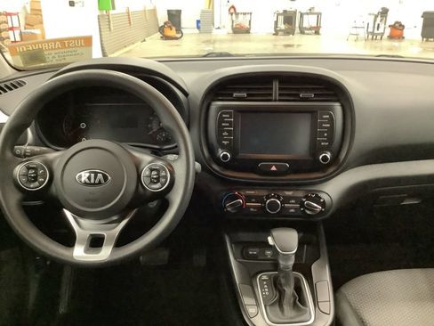Used 2020 Kia Soul LX FWD image 6