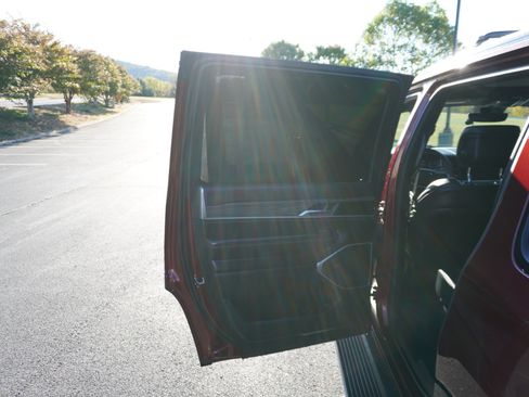 Used 2022 Jeep Wagoneer Series III w/ Premium Group I image 21