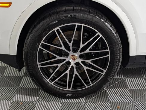 New 2026 Porsche Cayenne Coupe AWD/4WD image 11