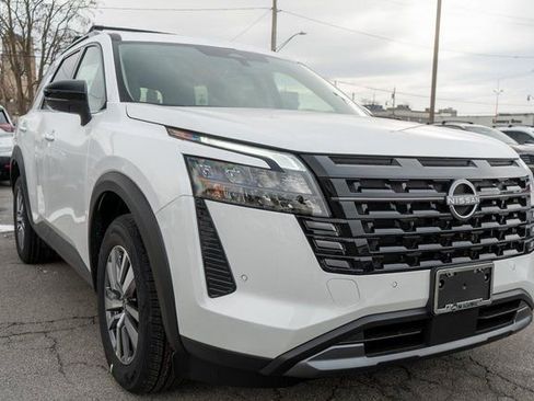 New 2026 Nissan Pathfinder SL image 4