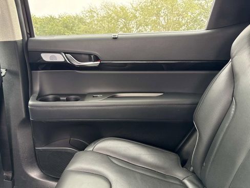 Used 2021 Hyundai Palisade Limited image 15