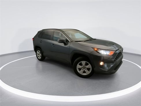 Used 2020 Toyota RAV4 XLE w/ Convenience Package image 6