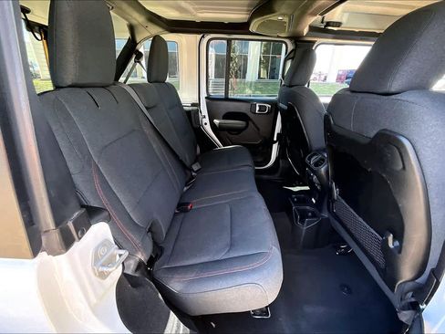 Used 2024 Jeep Wrangler Unlimited Rubicon image 18