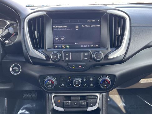 Used 2023 GMC Terrain SLT image 23