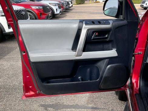 Used 2012 Toyota 4Runner SR5 image 21