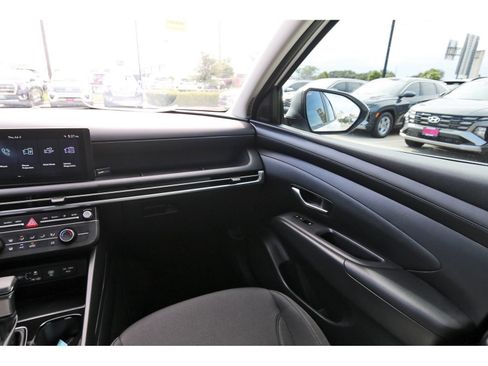 Certified 2026 Hyundai Tucson SE FWD image 12