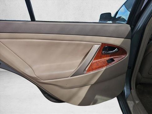 Used 2009 Toyota Camry XLE FWD image 10