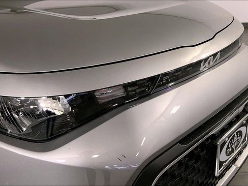 Used 2025 Kia Soul LX FWD image 28