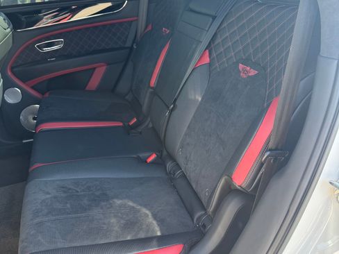 Used 2022 Bentley Bentayga Speed image 11