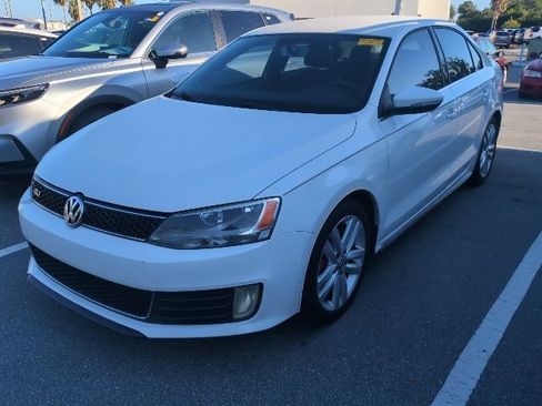 Used 2014 Volkswagen Jetta GLI FWD image 5